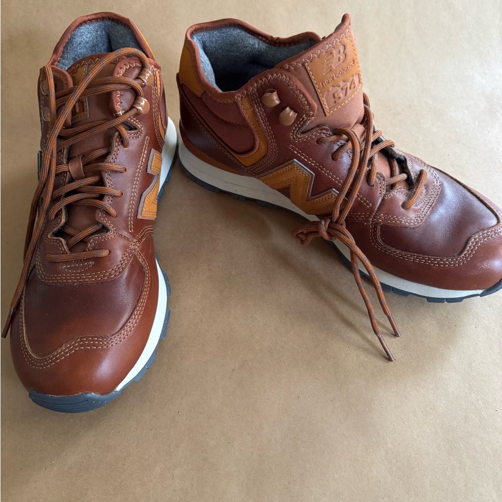 New Balance Men’s Brown and Tan Leather 574 Mid-Top Sneakers. New not worn